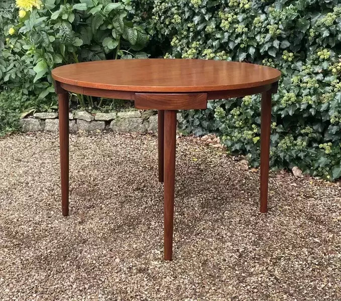 Vintage ‘roundette’ dining table and chairs by hans olsen for frem rojle – A rare vintage treasure