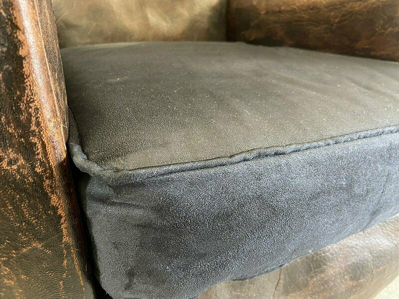 Pair of french leather club chairs – A rare vintage treasure
