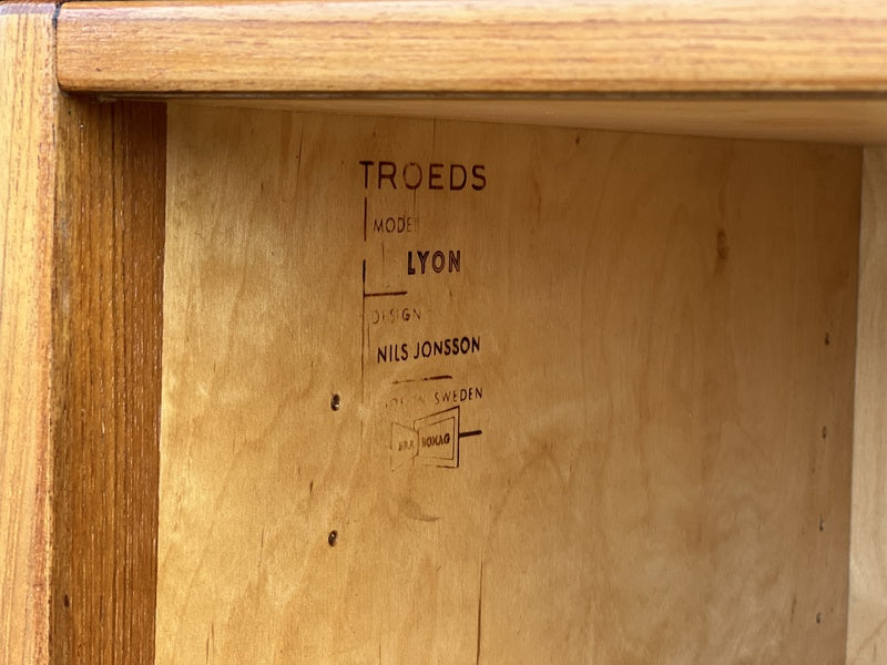 Small sideboard (nils jonnson) – A rare vintage treasure