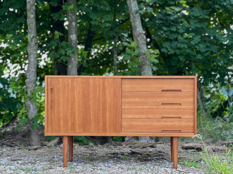 Small sideboard (nils jonnson) – A rare vintage treasure