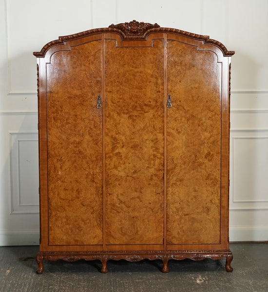 Victorian queen anne burr walnut heavily carved triple door wardrobe – A rare vintage treasure
