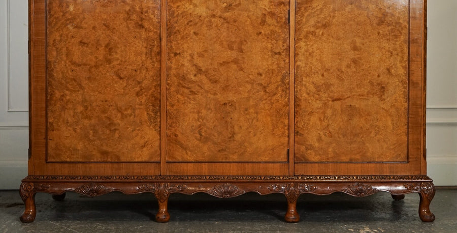 Victorian queen anne burr walnut heavily carved triple door wardrobe – A rare vintage treasure
