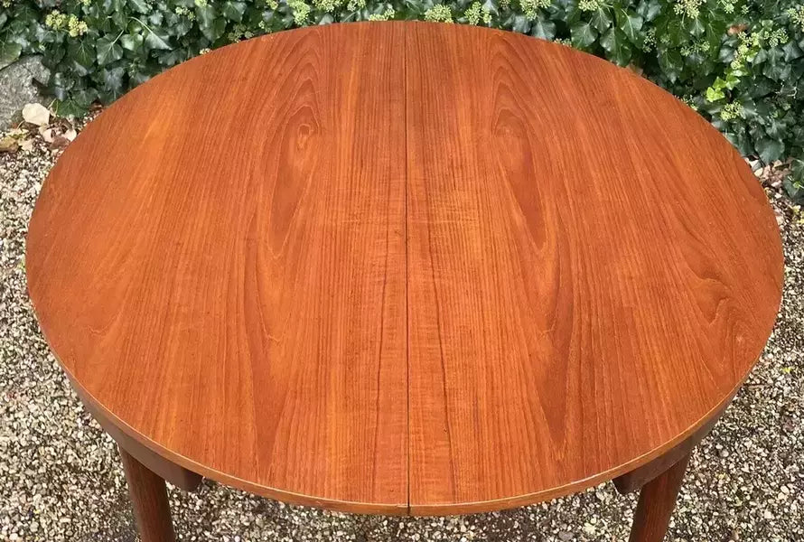 Vintage ‘roundette’ dining table and chairs by hans olsen for frem rojle – A rare vintage treasure